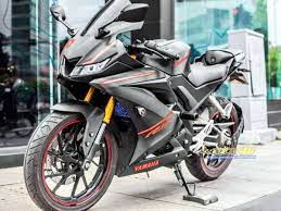 Black and silver livery all over it. Yamaha R15 V3 Modified Around A Cartoon Character