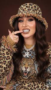 Hey baddies! My name is Ashley, 31 years old, Tampa FL. 👑✨🙃 Here are some  of the edits I've done recently. 🫠🖤