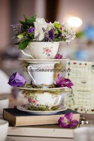 Tischdeko Hochzeit Disney Liebhaber Werden Sich Fur Diese Wirklich Magischen Hochzeitsti Disney Wedding Centerpieces Disney Wedding Theme Disney Centerpieces
