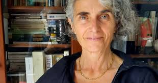 Serrières. Le livre Sous mon toit , où l'histoire de la transmission des  biens familiaux