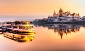 Afinal, de budapeste, eu só. Budapeste A Cidade Divida Pelo Danubio No Coracao Da Hungria Http Www Ovale Com Br Economia