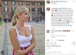 Valentina ferragni, sorella minore di chiara, da un paio di anni segue le orme della maggiore. Valentina Ferragni Imperfetta Confessioni Segrete Della Sorella Di Chiara