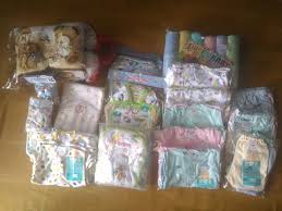 Bayi baru lahir langsung dijamin oleh bpjs kesehatan selama 28 hari, asalkan memenuhi ketentuan, orang tua harus peserta bpjs kesehatan dengan status aktif, harus mendaftarkan serta membayar iuran untuk bayi paling lambat 28 hari sejak bayi dilahirkan. Rumah Cerita Sani Rosa Menyusun Daftar Perlengkapan Bayi Baru Lahir