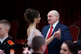 Jun 28, 2021 · прусикин опубликовал фотографию без усов и спросил мнения фанатов, идёт ли ему новый образ. Opublikovano Foto Lukashenko Bez Usov Belorussiya Byvshij Sssr Lenta Ru