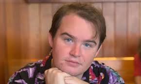 Annette Bening fala sobre o filho trans: "Tenho muito orgulho dele"