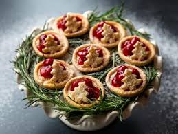 The series features drummond cooking for her. Christmas Tree Cheese Ball Recipe Ree Drummond Food Network