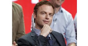 Is Justin Kirk Married Now Or Dating Secretly
