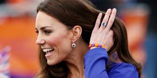 Cette bague de fiançailles de lady di est aujourd'hui celle de kate. Pourquoi Kate Middleton N Aurait Elle Jamais Du Porter La Bague De Lady Diana Cosmopolitan Fr