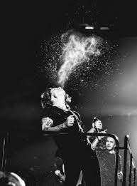 Aesthetic Lockscreen Aesthetic Harry Styles Black And White One Direction Harry Styles Whale Is Back On Tour Video One Direction Harry Styles One Direction Harry Harry Styles