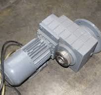 Lenze MDEMARS063-42 Electric Motor, 3 Phase w/ Gear Motor