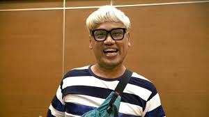 Umur 45 tahun) adalah seorang pembawa acara dan aktor berkebangsaan indonesia. Datangi Resepsi Kahiyang Ayu Bobby Di Medan Uya Kuya Bikin Geli Showbiz Liputan6 Com