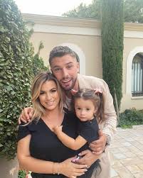 Photo : Carla Moreau est mariée à Kevin Guedj avec qui elle a eu une petite  fille prénommée Ruby