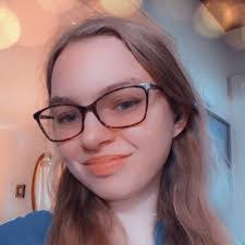 Sara Tolley's Instagram, Twitter & Facebook