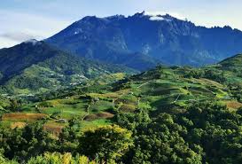 Gambar pemandangan selanjutnya adalah gambar dengan gunung fuji sebagai objeknya. Gunung Kinabalu Dibuka Semula Terhad Kepada 100 Pendaki Astro Awani
