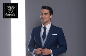 Si se aproxima la fecha de una boda a la que has sido invitado, ya debes estar pensando en qué vas a la corbata es un elemento central en un traje de hombre. Como Debe Vestir El Padrino De Una Boda