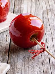 Pommes D Amour Comme A La Fete Foraine Pomme D Amour Pomme D Amour Recette Pomme Deco