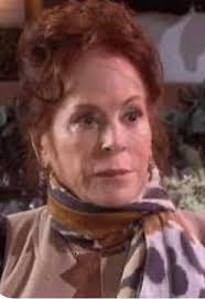 So glad Vivian is back. Loved her today! “By the way I'm so sorry about  that mess with the wedding.” 😂😂