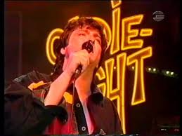 The bay city rollers formed in 1964, originally with singer gordon clark, primarily playing covers of us pop and r&b songs. Bay City Rollers Oldie Night 1995 Youtube