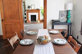 Table runners are, by definition, long and narrow bands of tissue that serve not only to protect our furniture but add an accent to the table decor for every holiday. Diy Fabric Linen Table Runner