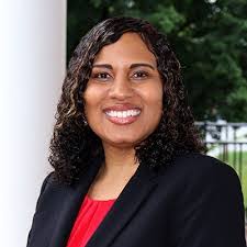 Kenya Motley's Instagram, Twitter & Facebook