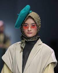 See more ideas about islamic fashion, fashion, hijab fashion. A Close Up Look Between The Varieties Of Designs From Islamic Fashion Institute Presenting Haflatu At Jakarta Fashion Week Islamic Fashion Fashion Institute