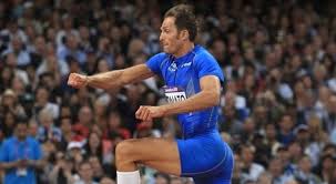 La pedana di rincorsa deve essere delimitata da due linee bianche parallele larghe 5 cm. Donato Torna In Pedana Dopo Cinque Mesi Obiettivo Olimpiadi 2020