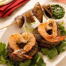 30 Romantic Dinner Recipes To Make For Valentine S Day Valentines Food Dinner Romantic Dinner Recipes Mixed Grill
