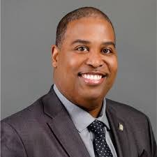 Carlos Eldridge's Instagram, Twitter & Facebook