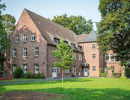 Noch viel mehr konnten kinder aus dem haus don bosco bei einem besuch im allwetterzoo münster beobachten. Haus Maria Veen Verein Fur Katholische Arbeiterkolonien