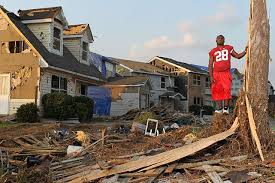 Former Crimson Tide Football Star Javier Arenas Surveys Whats Left Of The Street Where He Lives After Tornadoes Crimson Tide Football Tuscaloosa Football Fever