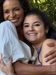 Que delícia comemorar meu aniversário ao lado das pessoas mais especiais da  minha vida! Obrigada Deus ! Chego aos 50 com saúde , disposição, vontade de  aprender e crescer ainda mais !