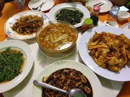 Menu ini amat popular di sarawak selain mee kolok dan lakksa sarawak. Makan Best Di Kuching