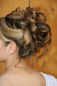 Chignon Haut Mariage Tresse Recherche Google Chignon Mariage Cheveux Mi Longs Chignon Haut Mariage Coiffure Mariee