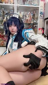 Tsunapoe enchants in seductive outfits cosplay