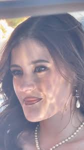 JUHU, "Borderline" ist da! Hier könnt ihr den Song streamen, downloaden und  mit dem Link im Internet um euch schmeißen ♥  https://madelinejuno.lnk.to/Borderline Zum Musikvideo einfach unten auf den  Link klicken. Zum Inhalt: “