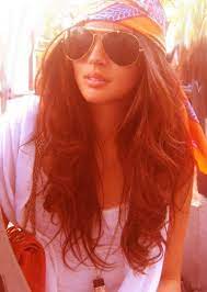 How To First Put Your Hair In A Messy Bun Or Give It That Wavy Look With The Beach Spray Then Wildly Wrap The Scarf Ar Coachella Hair Hippie Hair Hair Looks