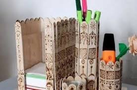 چوب بستنی و ساخت کاردستی خلاقانه با روش های نو ساخت دکوری و کاردستی با چوب بستنی یکی از ایده های خلاقانه Craft Stick Crafts Diy Arts And Crafts Popsicle Crafts
