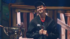 I spectated the fortnite world cup cheater and was shocked when he did this. Fortnite Champ Kyle Bugha Giersdorf Has Home Swatted On Weekend