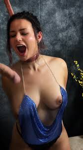 Choke me tighter or I might bite… : rneedysluts