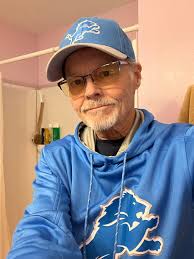 Hi all! I just wanted to introduce myself and share a photo. I'm a 50-year  Stephen King fan/constant reader. Thanks for the add.