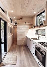 Cabane Dans Les Arbres Ou Cabane Sur Roulette Dormir Dans Une Cabane Ca Vous Inspire Elle Decoration Contener Maison Cabane Dans Les Arbres Interieurs De Toute Petite Maison