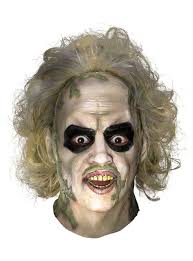 En la película beetlejuice vemos a una familia que ha comprado una casa y que se va a vivir a ella. Mascara De Latex Beetlejuice Deluxe Have Fun Funidelia