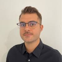 400+ profilů „Robin“