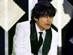 An einem der regulären tage im august 2020 beobachten. Bts Singer V Is Band S Visual Director On Their New Album Rm Explains Why Taehyung Is Perfect For The Role Pinkvilla