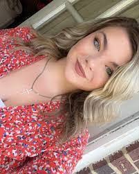 Krystal Dobson's Instagram, Twitter & Facebook