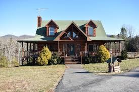 Lake lure vacation rental log cabins centrally located to lake lure, chimney rock park. The 10 Best Lake Lure Cabin Rentals Vacation Rentals With Photos Tripadvisor Cabins In Lake Lure Nc