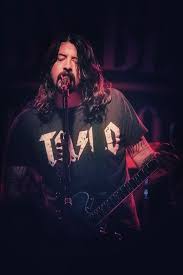 There Goes My Hero Watch Him As He Goes Meme Foo Fighters Share New Video Watch It Here Played Cubby Bear Pics Setlist Videos Foo Fighters Dave Foo Fighters Foo Fighters Dave Grohl