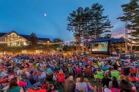 All the fun begins at dusk. L L Bean Free Friday Night Movies In Discovery Park Visit Freeport