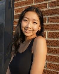 Heather Dejonge's Instagram, Twitter & Facebook