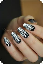 Black And Silver Glitter Nails Black And Silver Glitter Nailart Nailart Nails Black Silver Glitter Silver Glitter Nails Silver Nail Art Fashion Nails